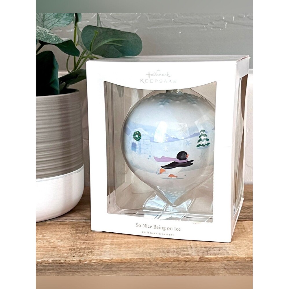 2008 Hallmark Keepsake "So Nice Being on Ice" Holiday Ball Ornament NIB